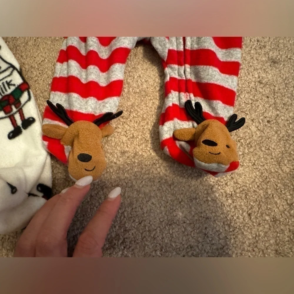 Carters newborn‎ winter holiday onesies 2 lot